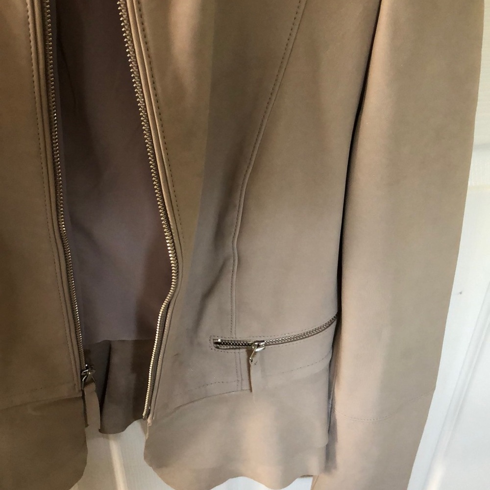WHBM - Picture 3 of 3